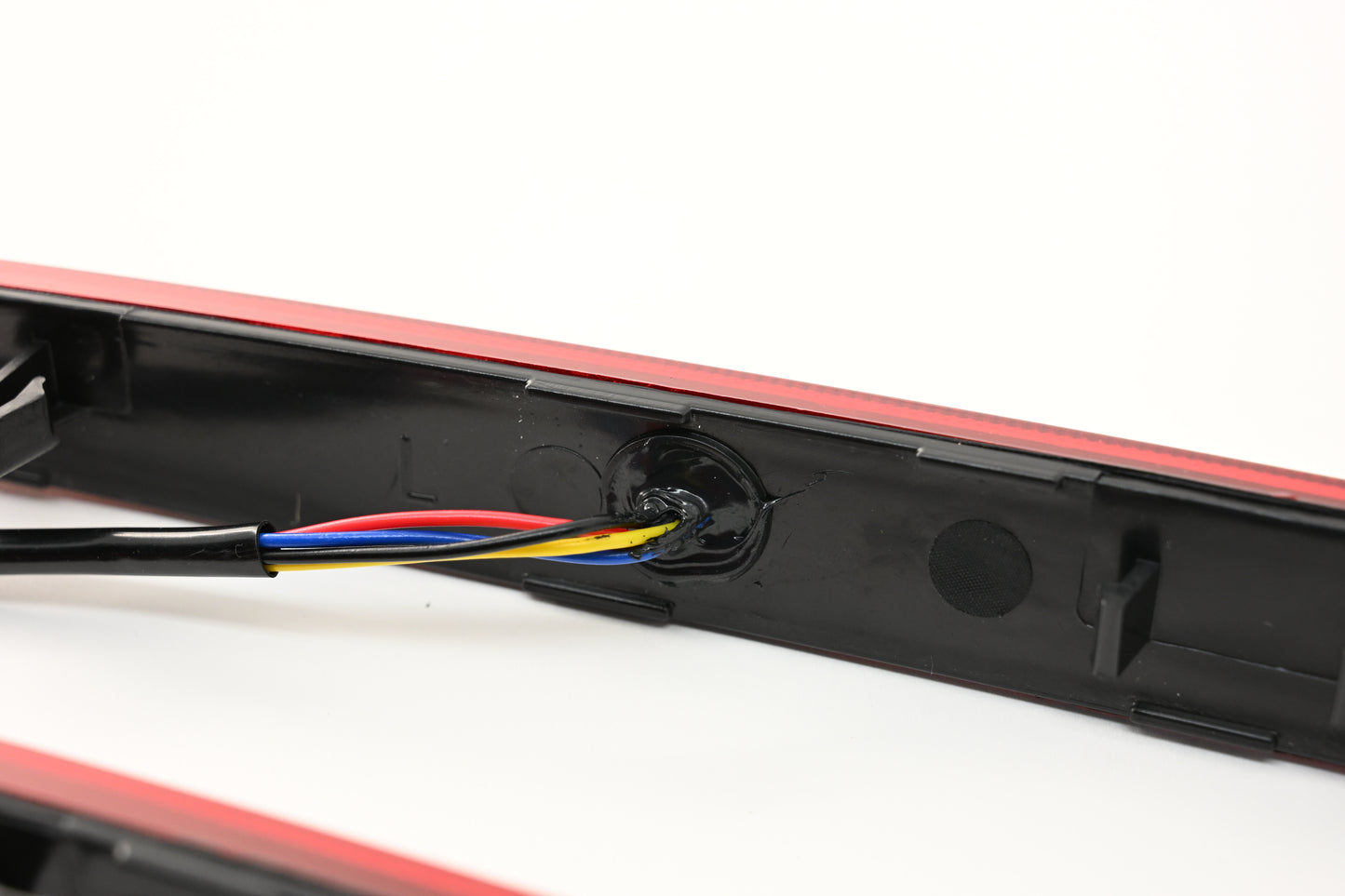 Tesla Model Y 2021 2022 2023 Red Lens Rear Fog Bumper Reflector Brake Tail Sequential Flash Singal Lights Lamp 3 in 1 Arrow Style