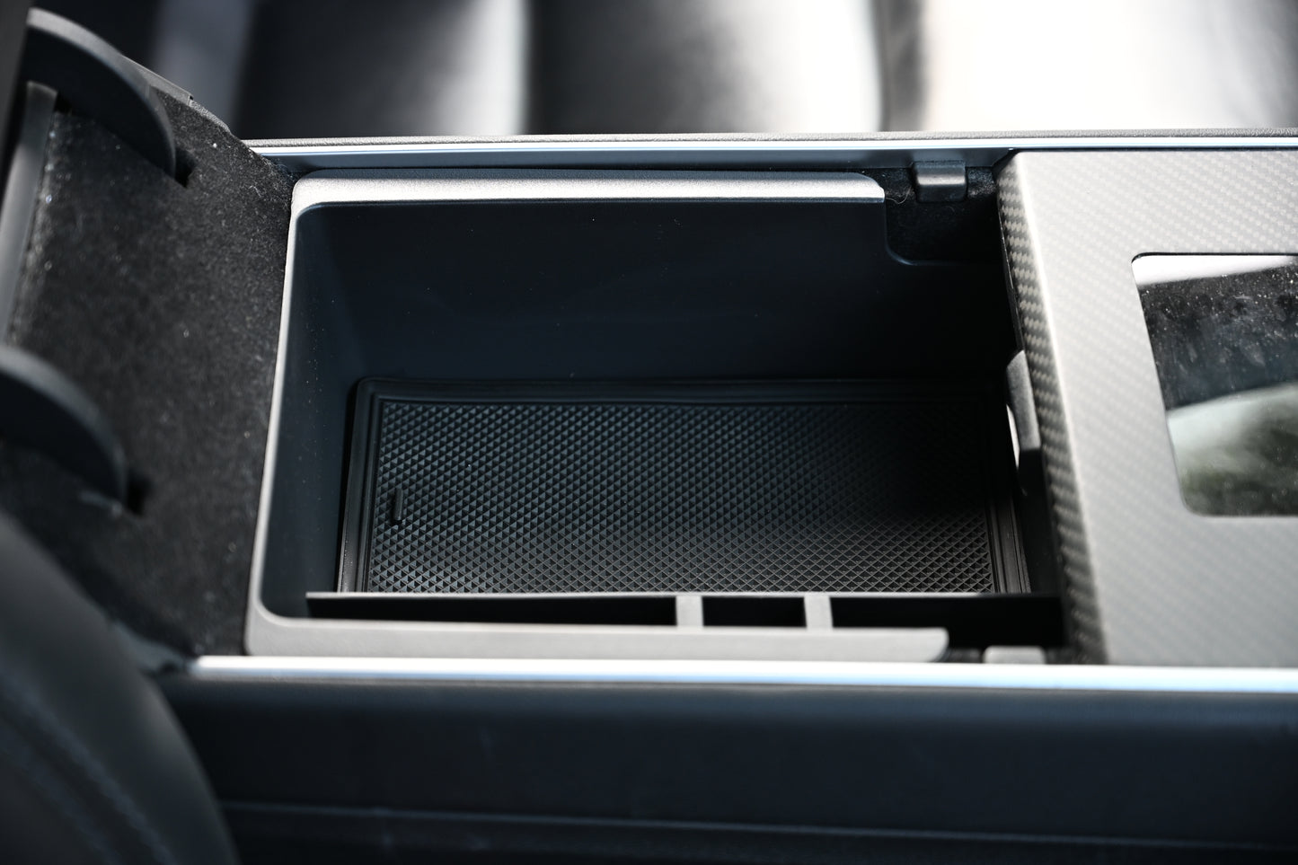 Tesla Model 3/Y Mid Center Console Organizer Glasses Box