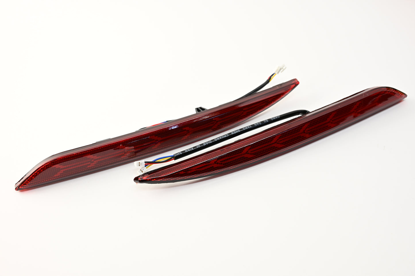 Tesla Model Y 2021 2022 2023 Red Lens Rear Fog Bumper Reflector Brake Tail Sequential Flash Singal Lights Lamp 3 in 1 Arrow Style